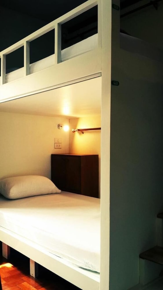 Smile Capsule Hostel