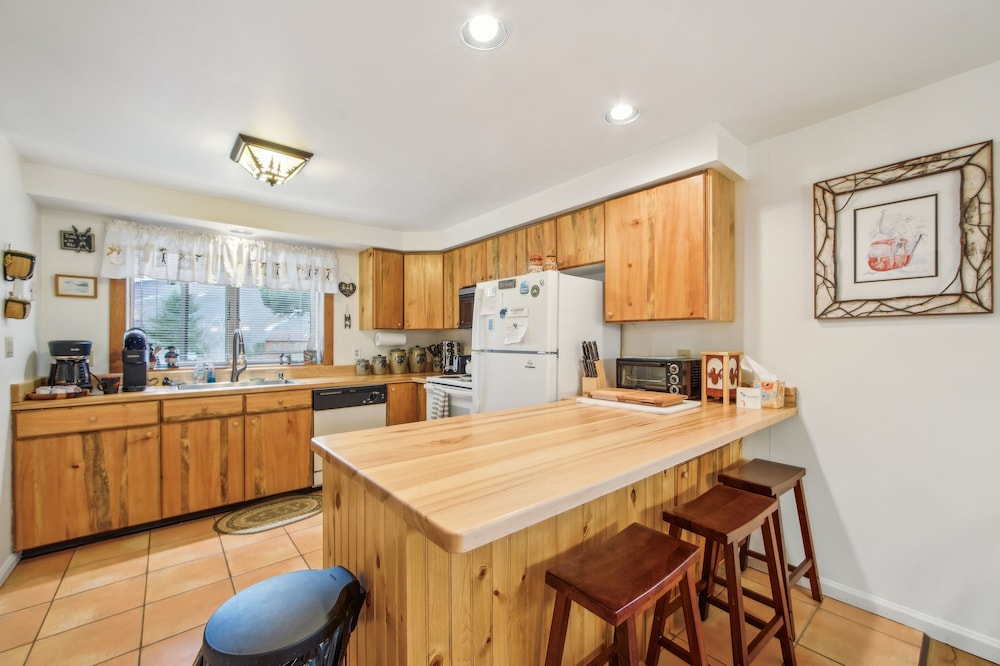 Top Ridge 49p - Family-friendly End Unit 3 Bedroom Townhouse by The Summit at Gore Mountain