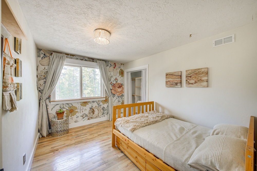 Chic Idaho Retreat w/ Hot Tub, Grill  Pool Table! - Property Image 20