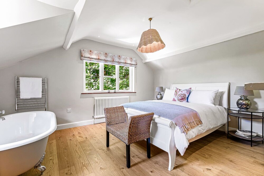 Honeypot Cottage - From 500 Per Night