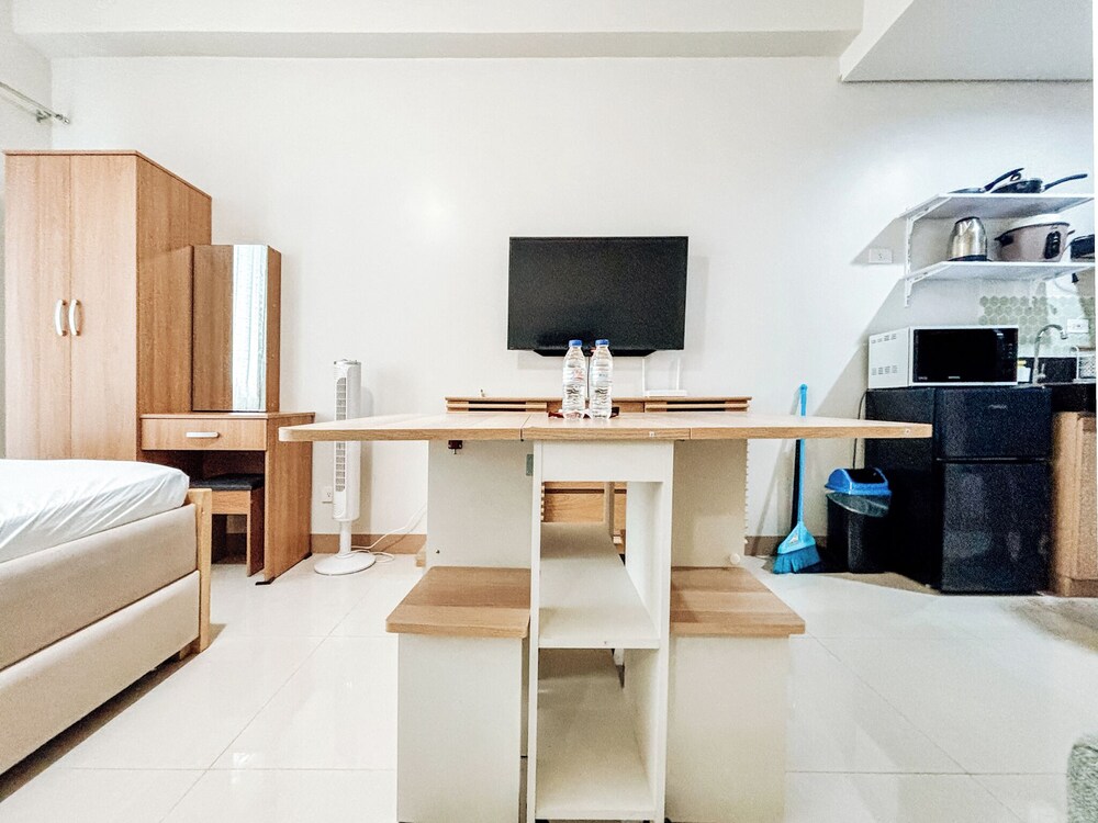 A Simple Yet Cozy Studio