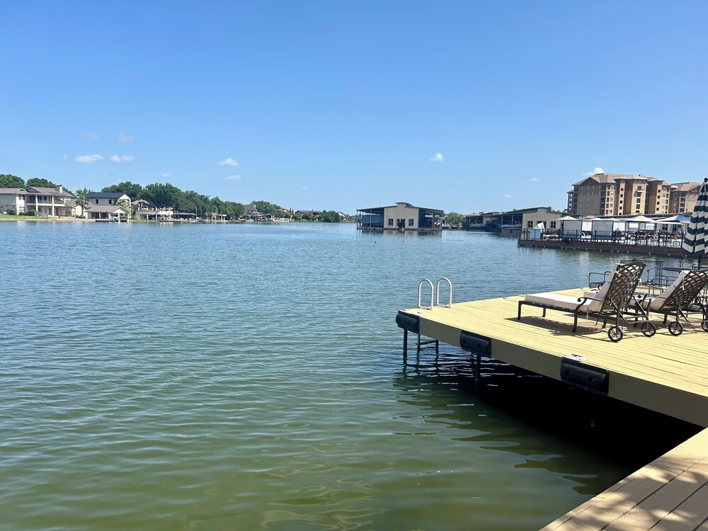 Horseshoe Bay Townhome w/ Water Access! - Property Image 6
