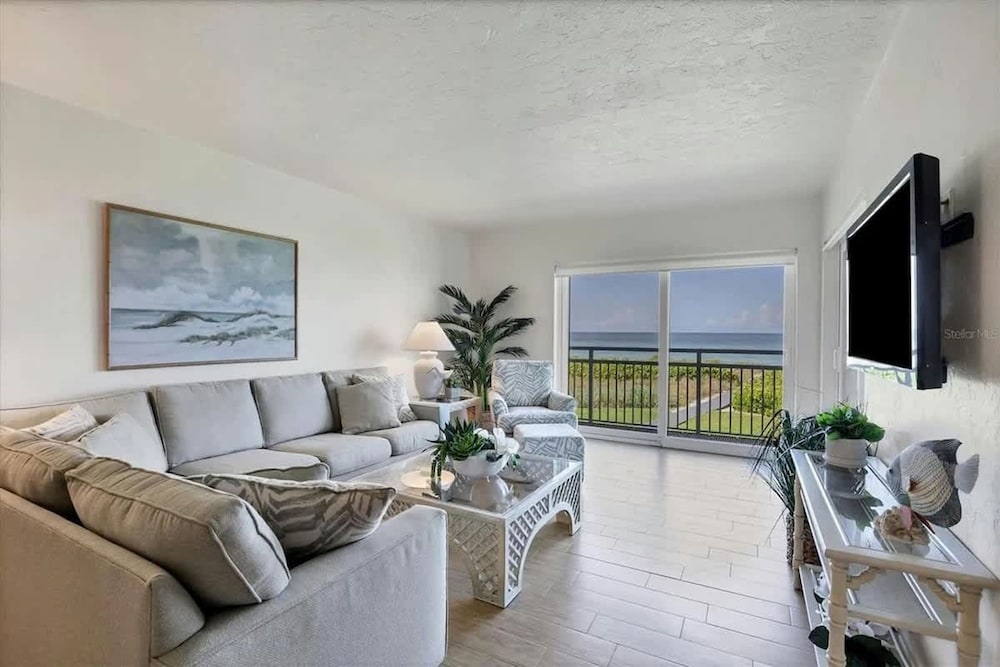 Luxury Beachfront Retreat in Longboat Key