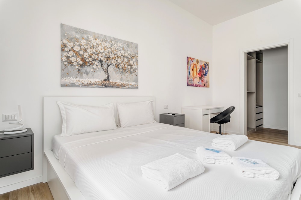 Stylish 2-Bedroom flat near CityLife