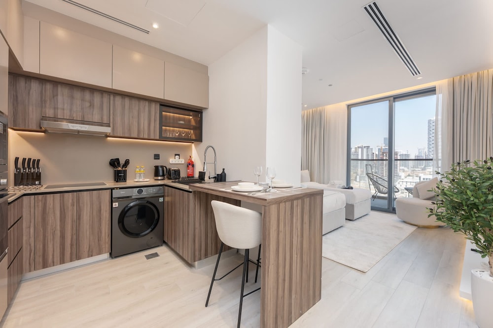 Sleek Studio in The Ivy Tower JVT