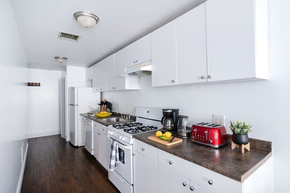 1435 UES Apartment