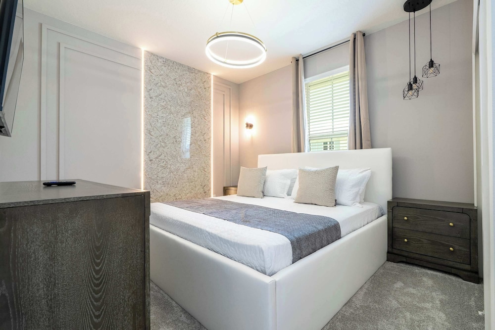 Magical 5BR w Pool Minutes From Disney 16140