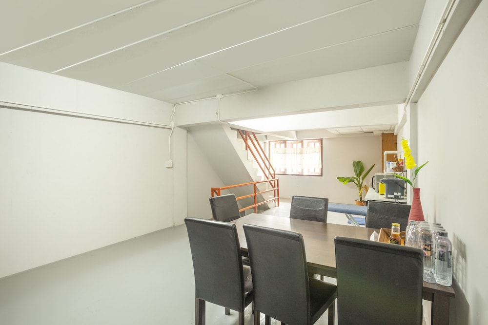 OYO 723 Lamphun Hostel
