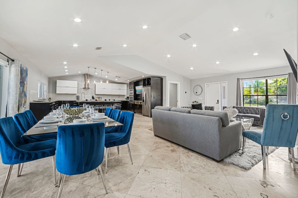 Spacious 6BR Beach Getaway w/ Heated Pool