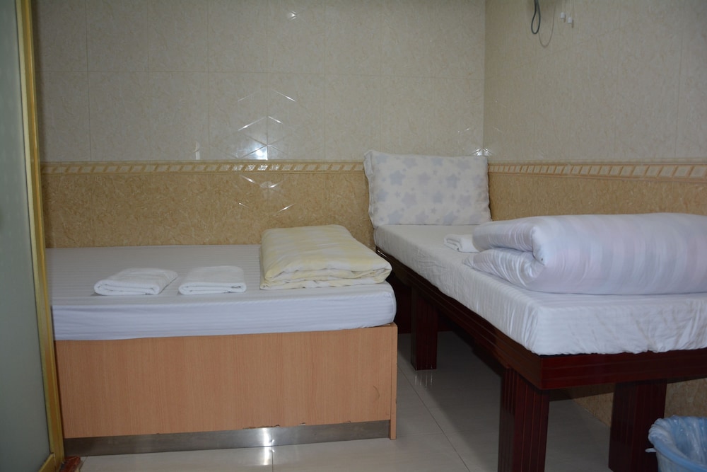 Everest Hostel