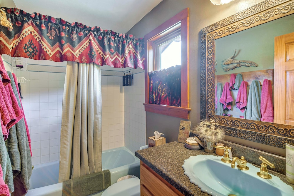 Private 5 Acres w/ Mtn Views: Park County Cabin!