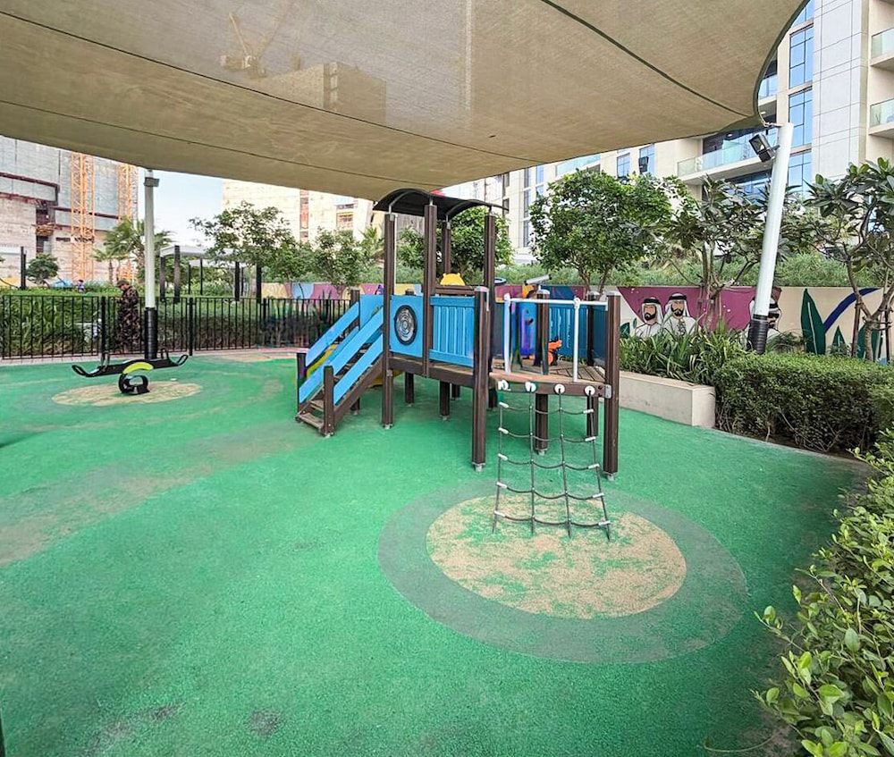 PVH - Contemporary 2BR - Aykon Tower C