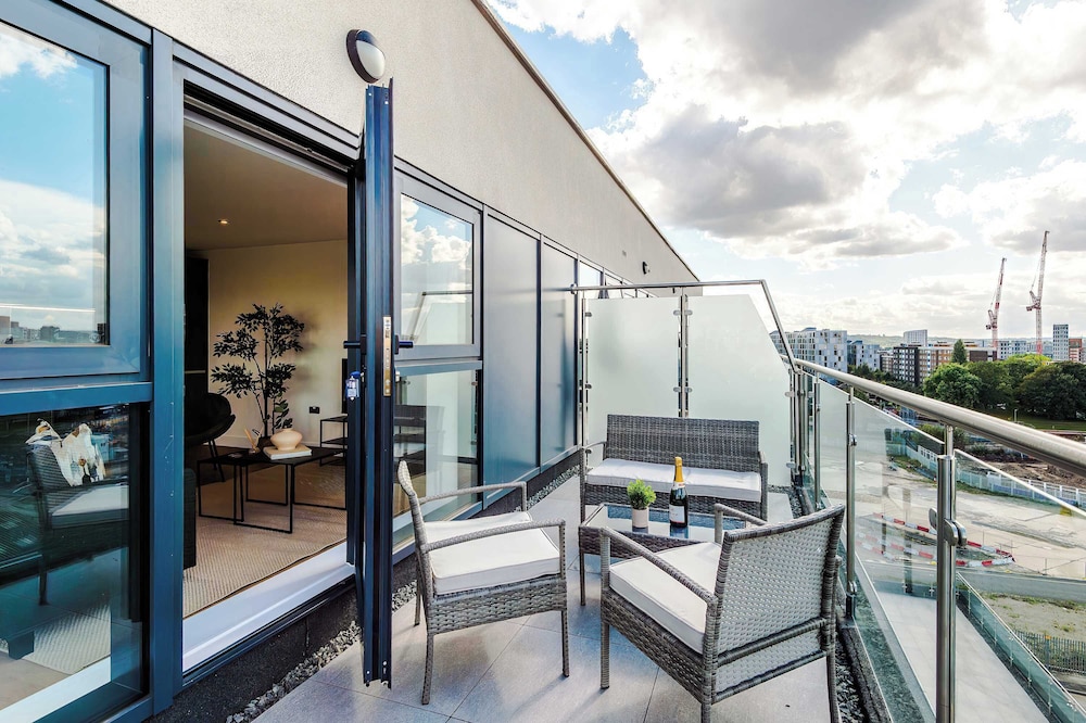 Premium City Penthouse Ideal For Business