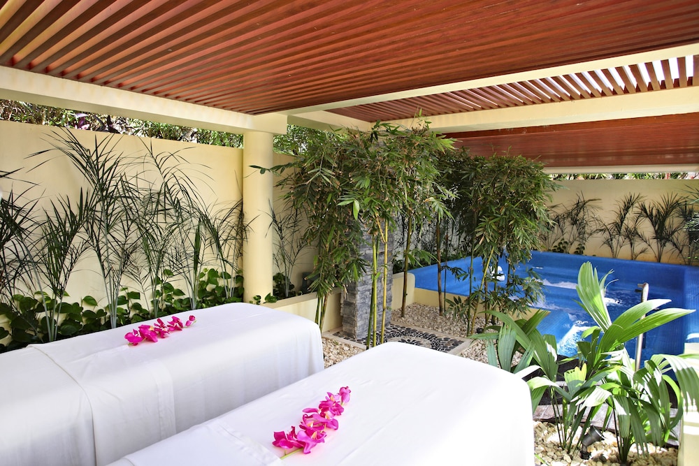 Bahia Principe Vacation Rentals - Three-Bedroom House