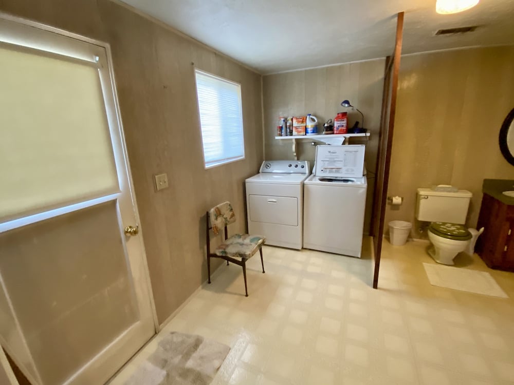 Hollinshead Haven 30 Days Min 3 Bedroom Home by RedAwning
