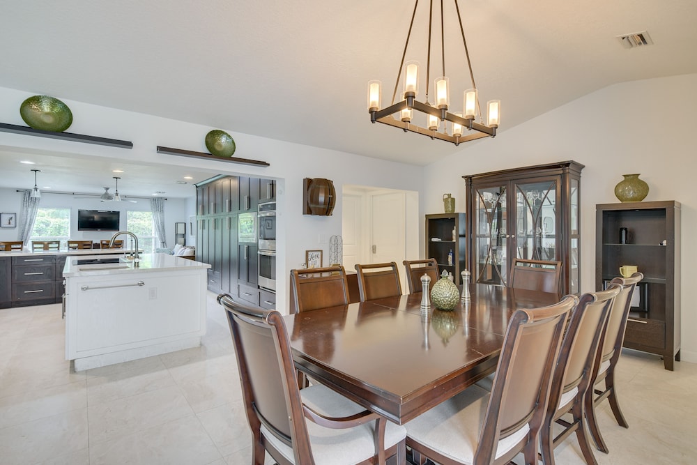 Pet-friendly Miami Home w/ Hot Tub & Pool Table