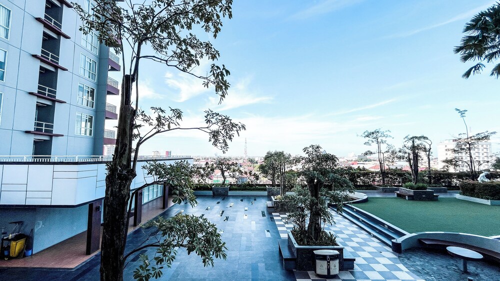 Comfortable And Good Deal 2Br Apartment At Vida View Makassar view 3