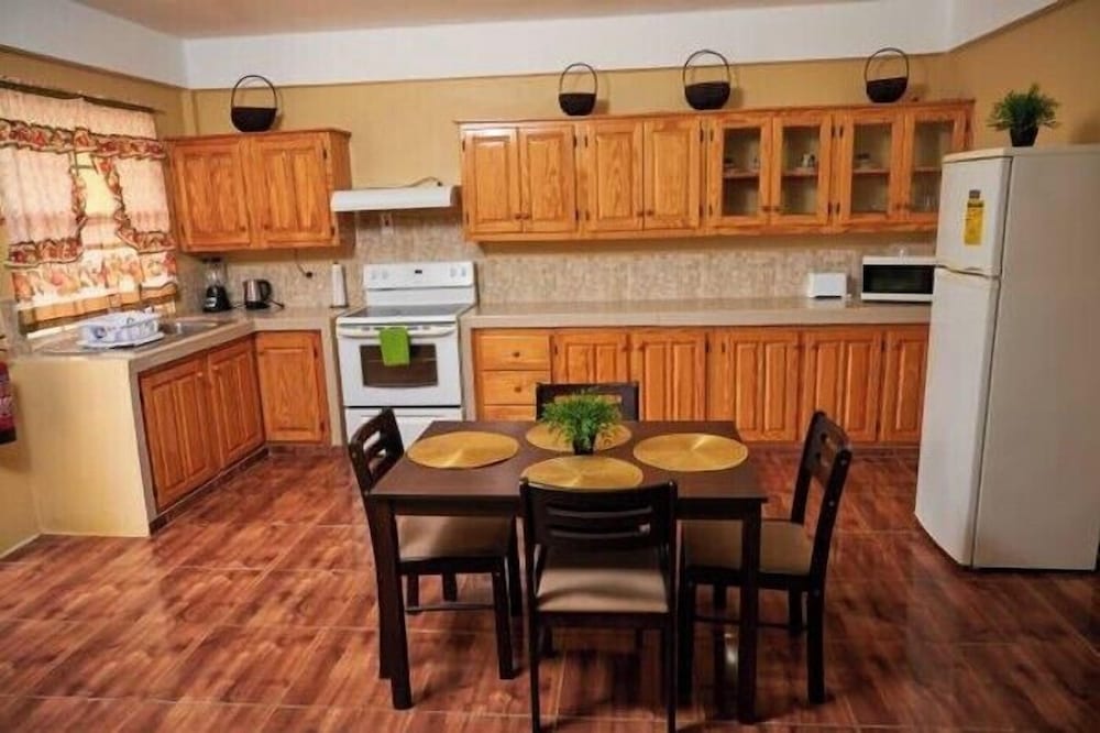 B's Guest House