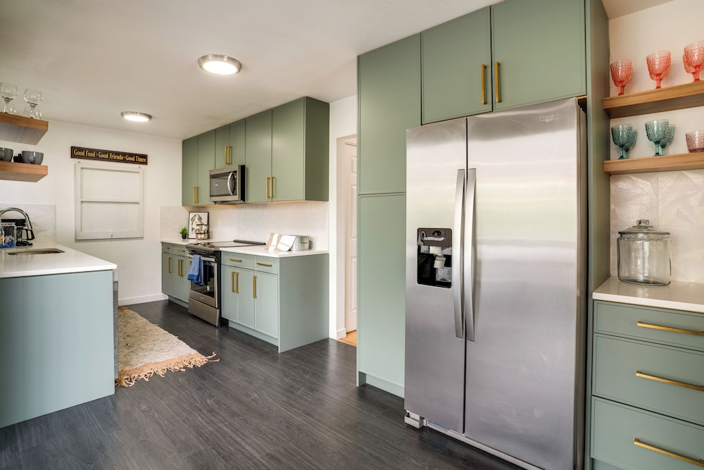 Game Room & Fire Pit: Family-friendly Loveland Gem