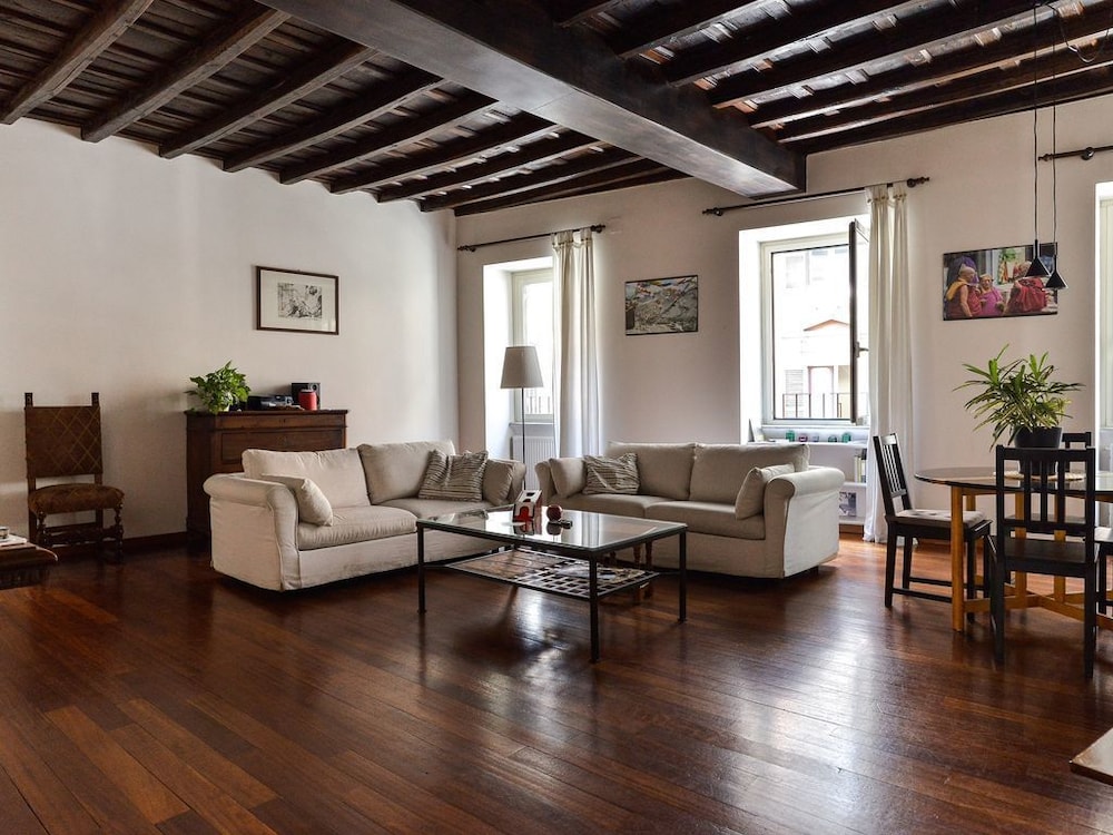 Spanish Steps Apartment