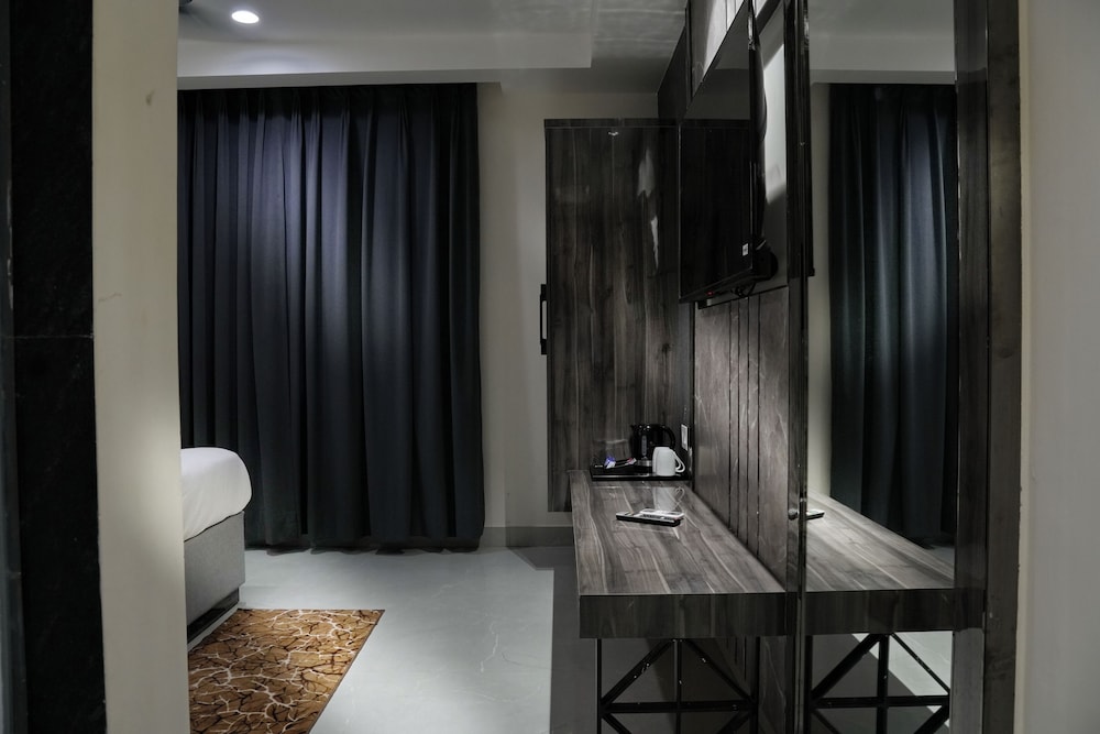Hotel Mountain Bliss new delhi