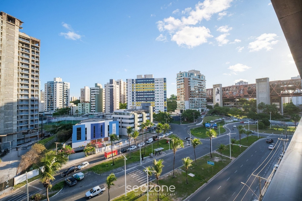 SMT - Building 750m From the Beach in Salvador