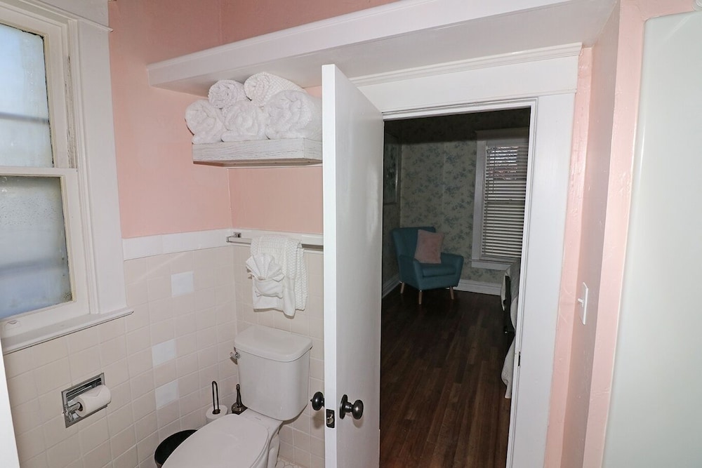 Vintage Parlor 2 Bedroom Home