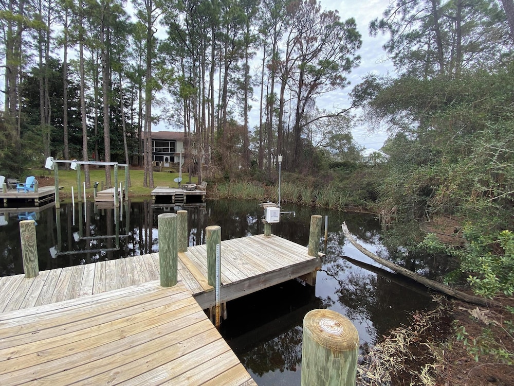 Easy on Eastern Lake by Southern Vacation Rentals