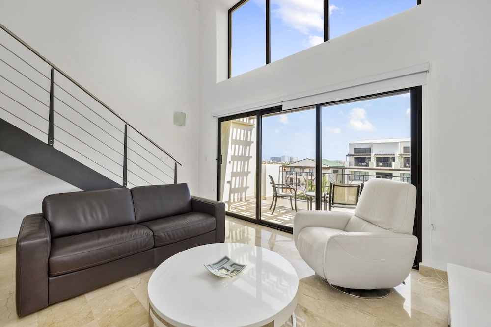 Palm Aruba Condos