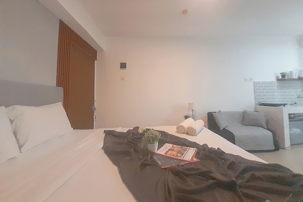 Studio Near Bandung Trade Mall At Gateway Ahmad Yani Cicadas Apartment