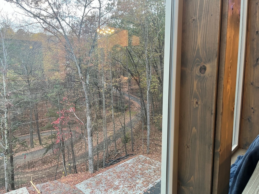 Ebenezer 4 Bedroom Cabin
