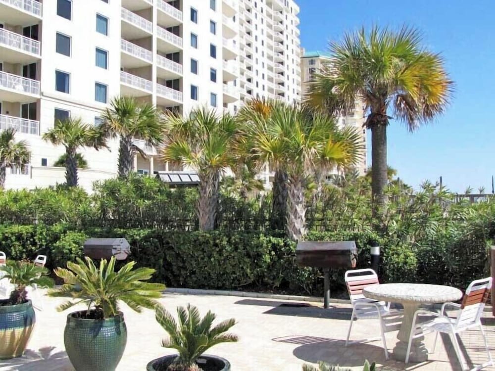 Palacio #202 by Southern Vacation Rentals