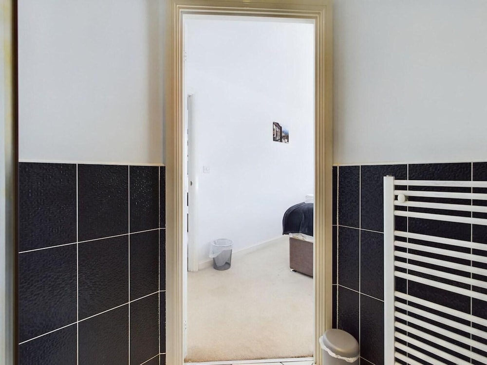 Riverfront Staffordshire Retreat