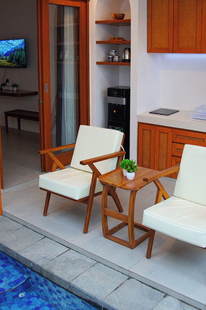 LaLuxe Villa and Residence