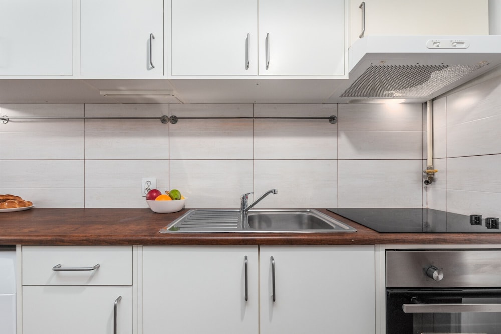 Apartment Warsaw Chmielna 116 by Renters