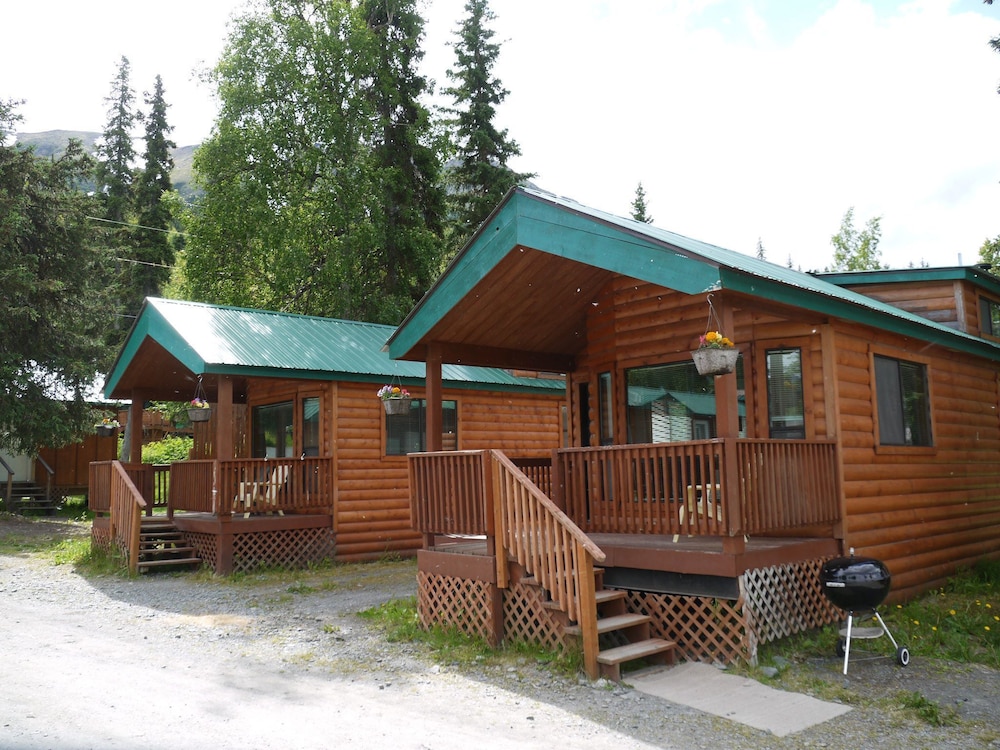 Gwin's Lodge & Roadhouse Est. 1952