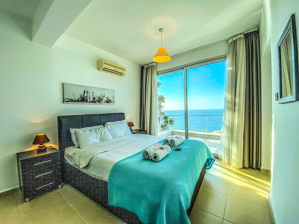 Detached Villa, Private Heated Pool, Outstanding Sea Views, Sleeps 6, Free Wifi view 2
