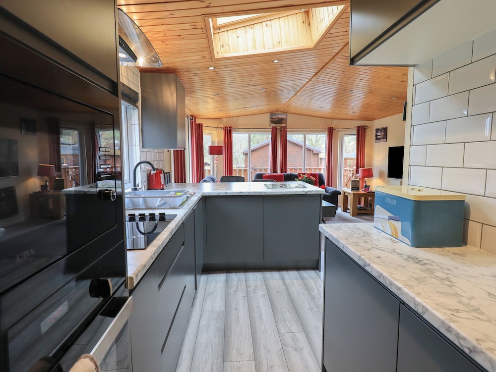 Striding Edge Lodge