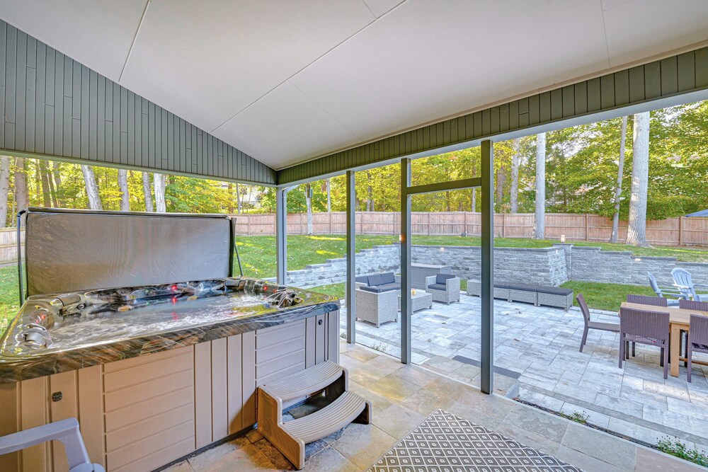 2 Mi to Six Flags: Lake George Home w/ Large Patio
