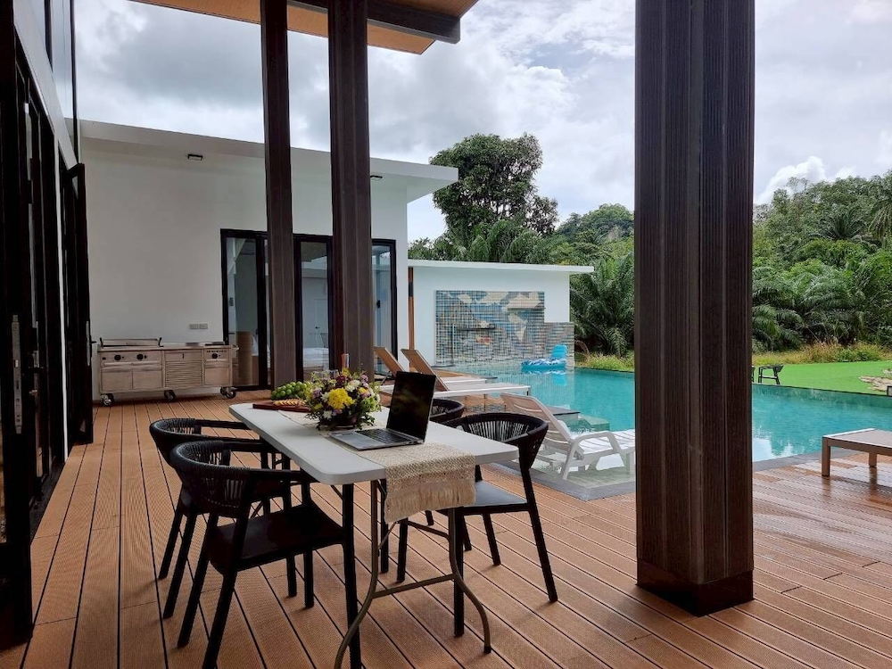 Red Cheek Mountain Villa