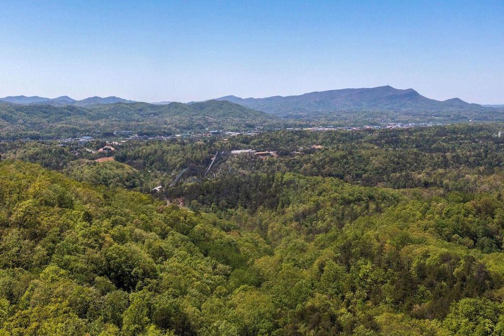 A Smoky Mountain Hide-a-way