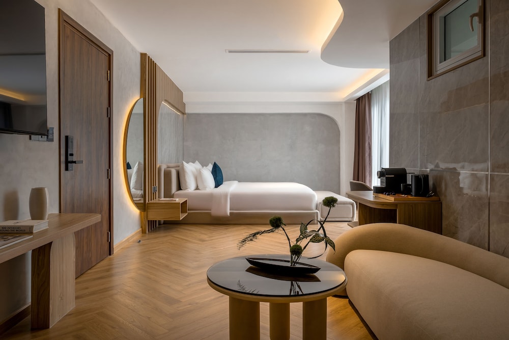 Kin Hotel Thai Van Lung 36