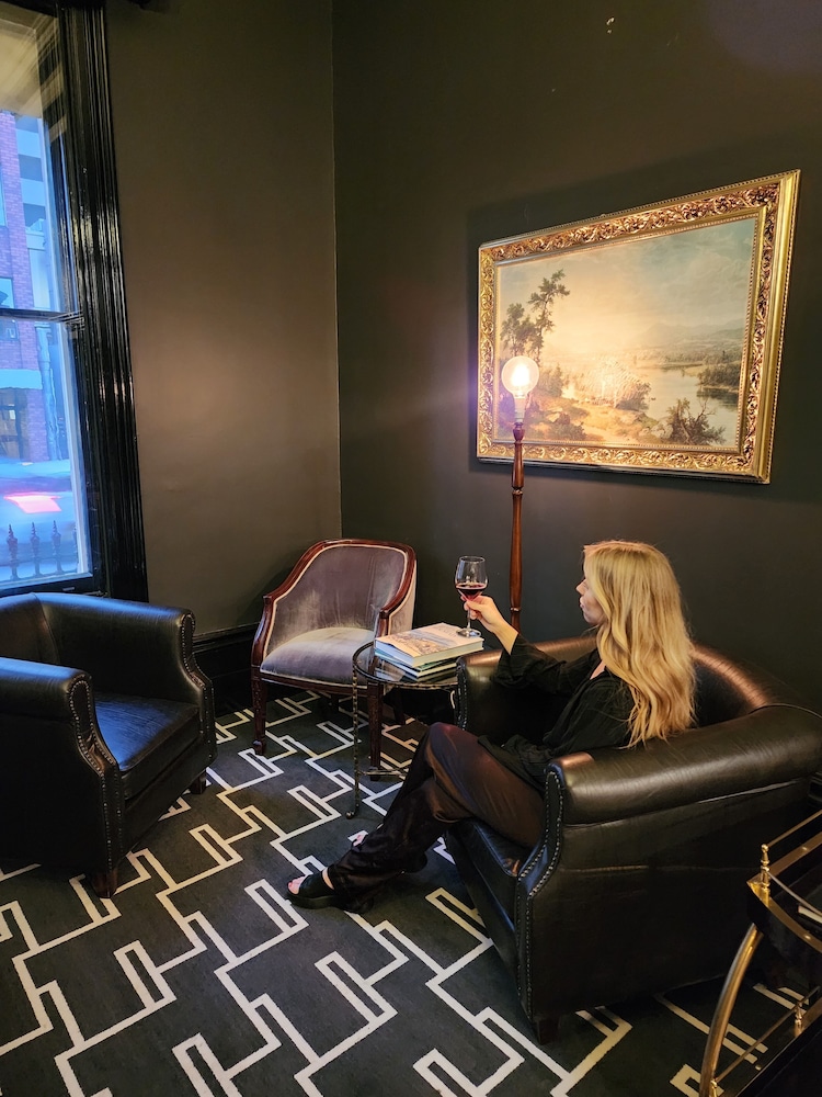 The Macquarie Hotel