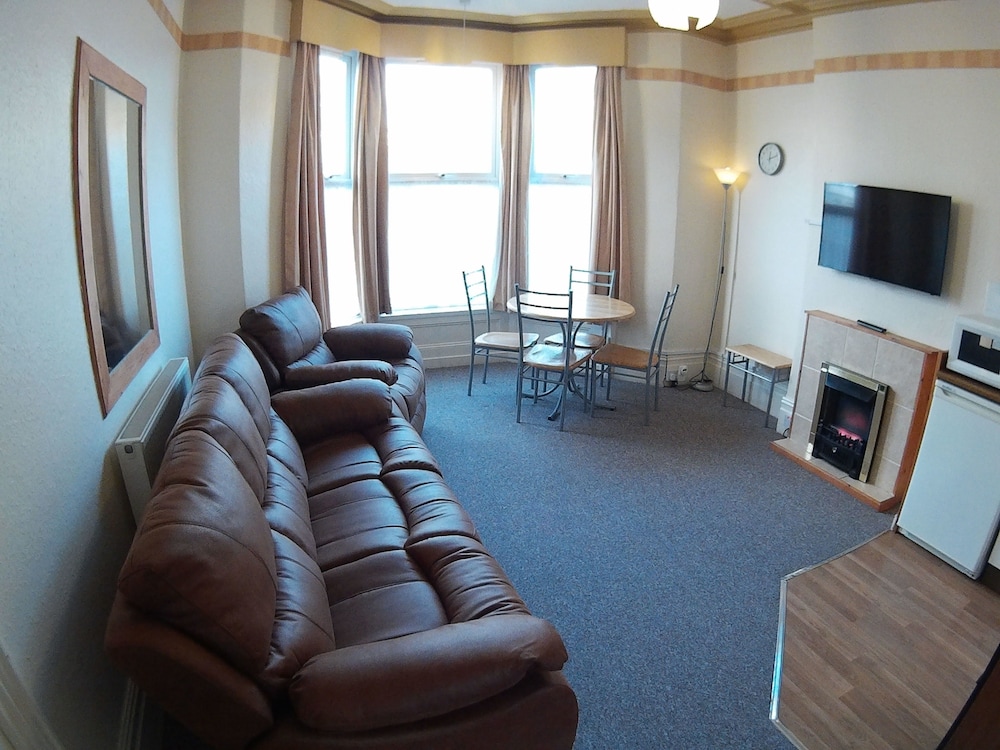 Cleveland Court Apartments