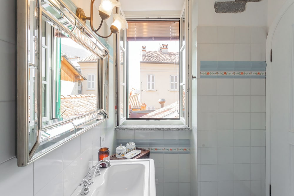Emily's Holiday House - Authentic Lake Como by Rent all Como
