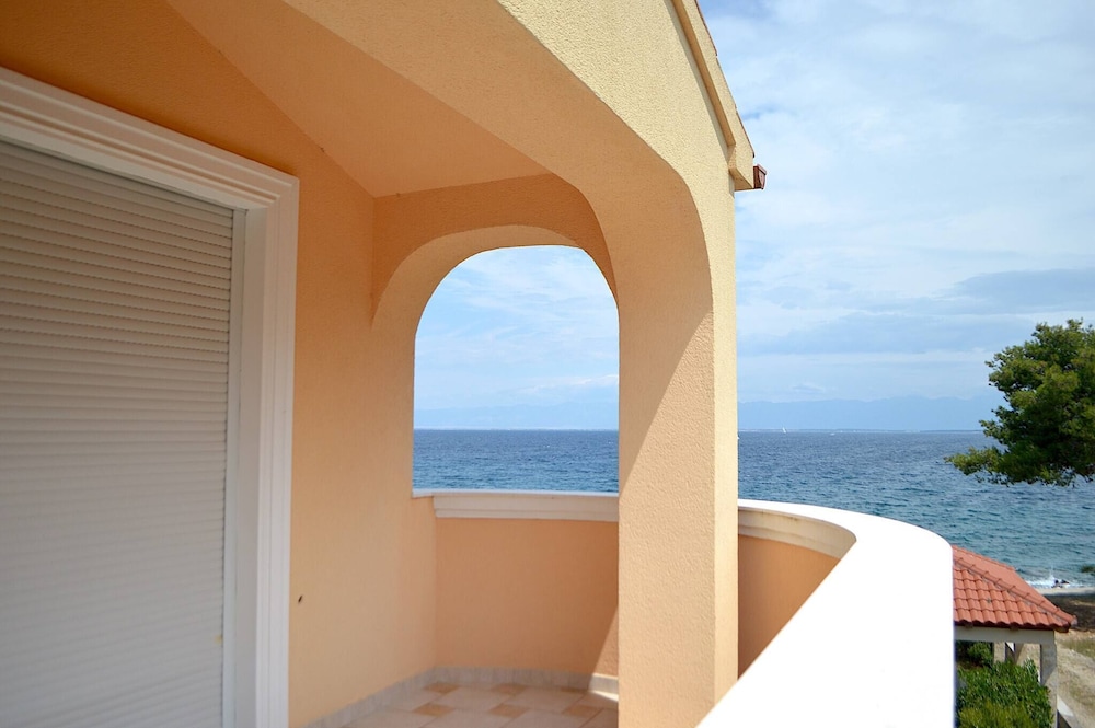 Photo 52