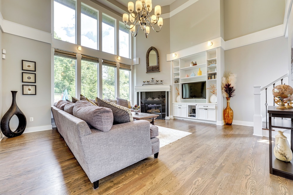 Spacious Family Getaway: 8 Mi to Main St Ann Arbor