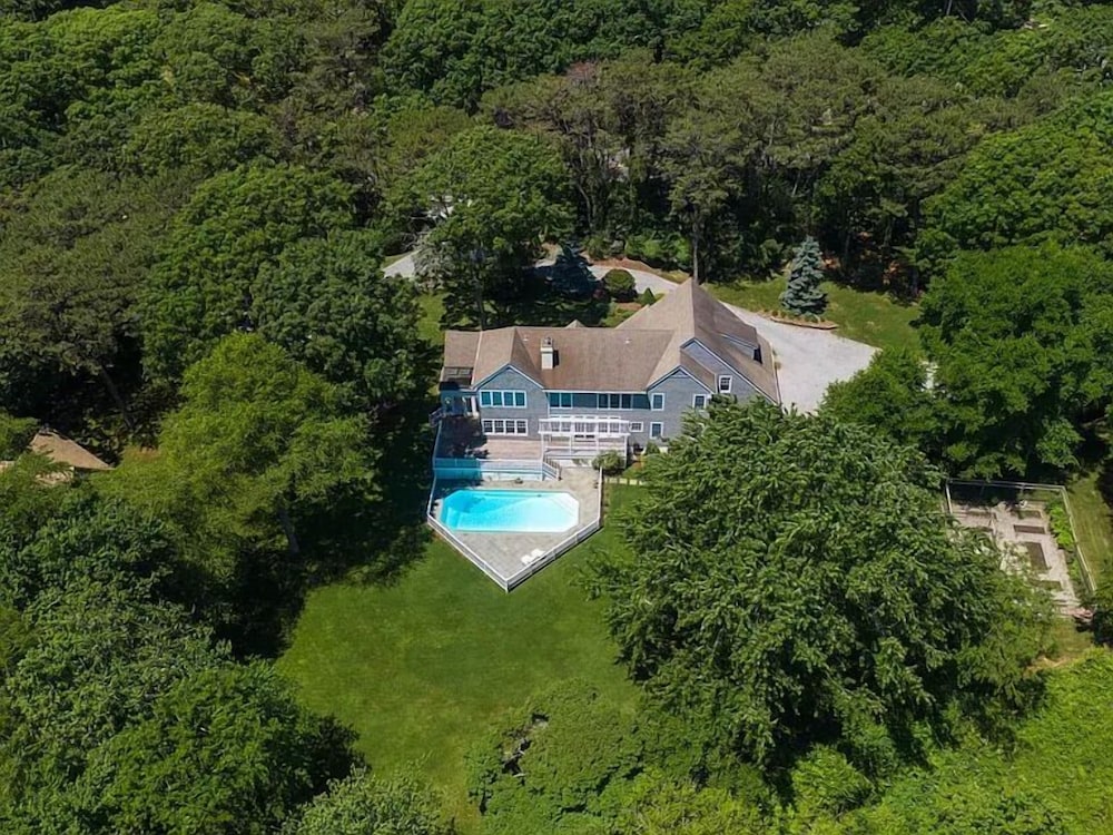 Head of Pond House
