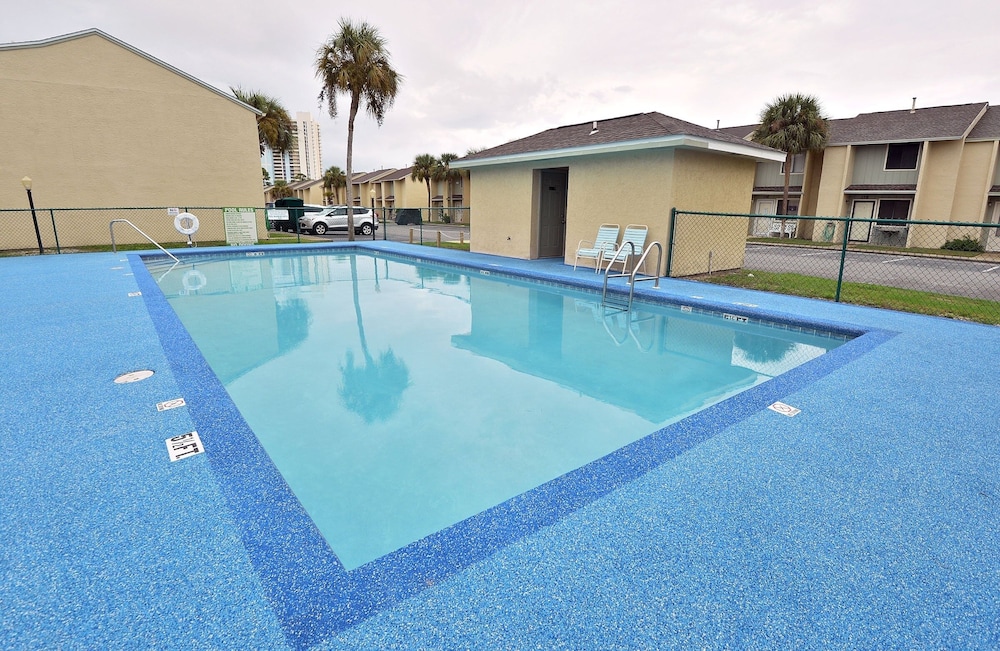 133 West Leslie Lane 2 Bedroom Townhouse