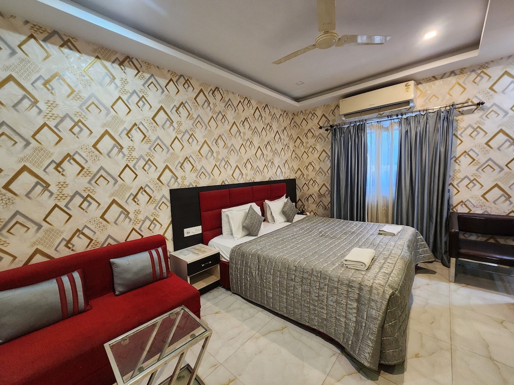 Hotel Orchid Plaza